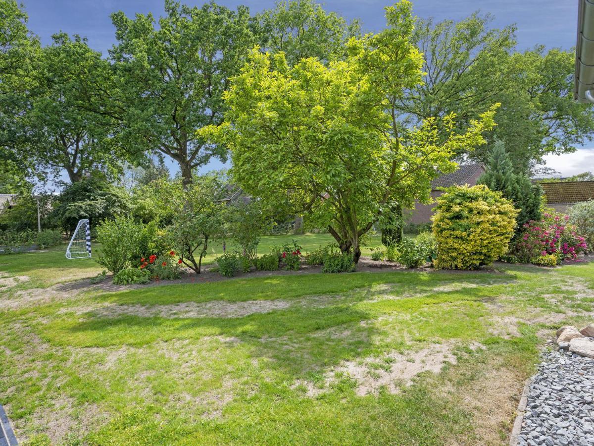Charming Villa In Lemele With A Nice Garden Exterior foto